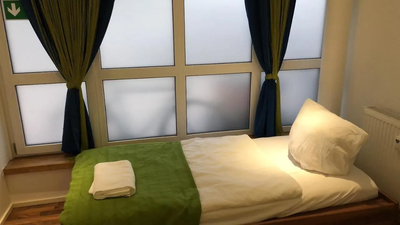 Pension Baku Fürth 3*,